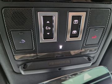 Car image 37