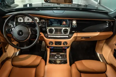 Car image 30