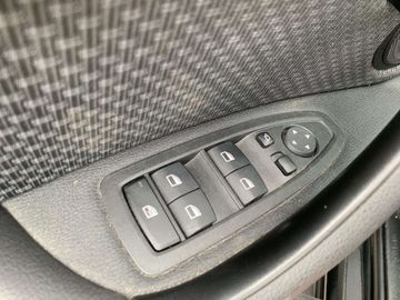 Car image 36