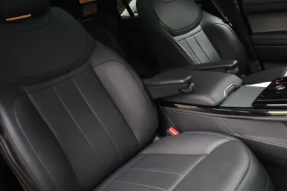 Car image 48