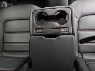 Car image 29