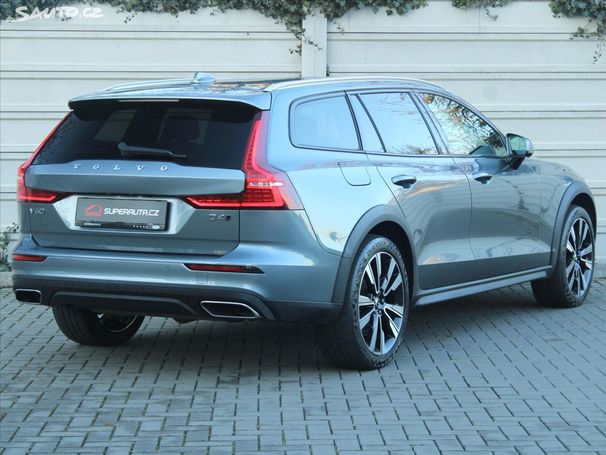 Volvo V60 Cross Country D4 AWD 140 kW image number 6