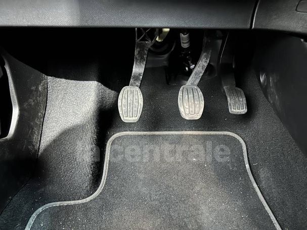 Peugeot 208 PureTech 75 55 kW image number 38