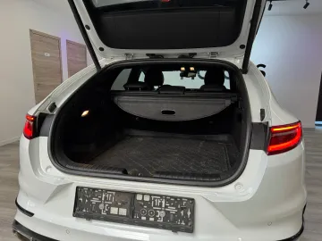 Car image 32
