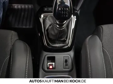 Car image 30