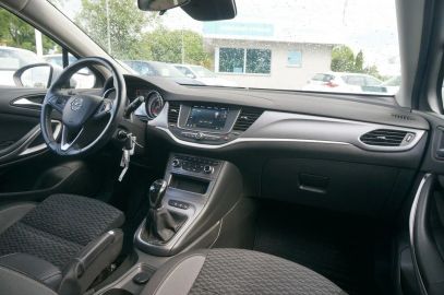 Car image 17