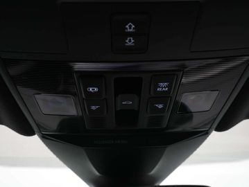 Car image 32