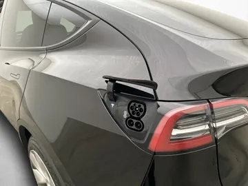 Car image 36