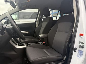 Car image 11