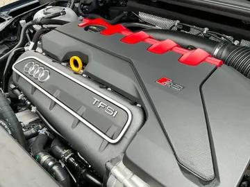 Car image 32