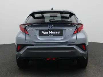 Car image 4