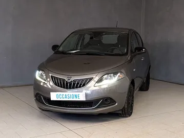 Car image 1