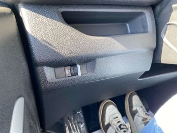 Car image 33