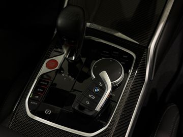 Car image 33