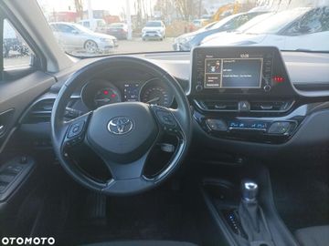 Car image 10