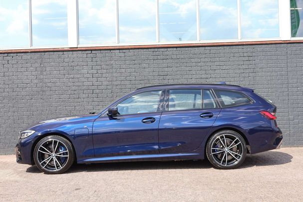 BMW 330 e Touring M Sport 214 kW image number 16