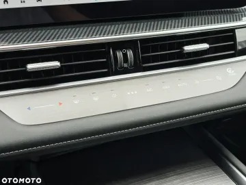 Car image 40