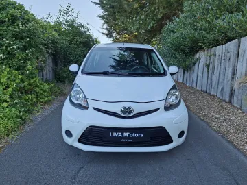 Car image 3