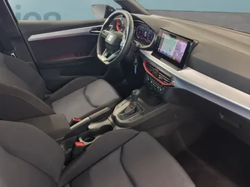 Car image 19
