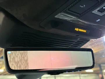 Car image 36
