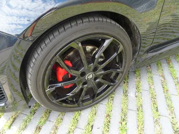 Car image 32