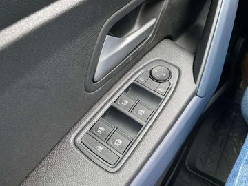 Car image 38