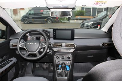 Car image 31