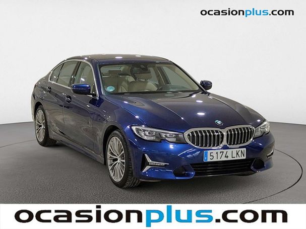 BMW 320i 135 kW image number 2