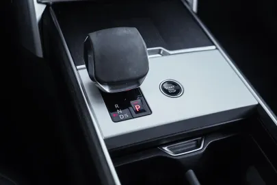 Car image 35