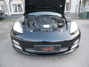 Car image 25
