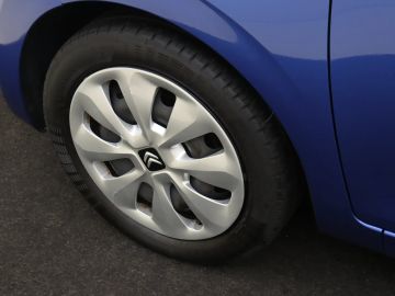 Car image 29