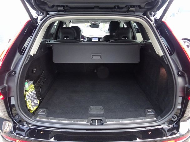 Volvo XC60 B4 Plus Dark 145 kW image number 24