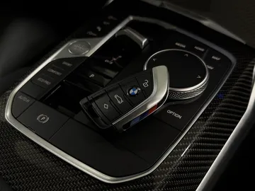 Car image 35