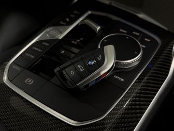 Car image 35