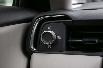 Car image 36