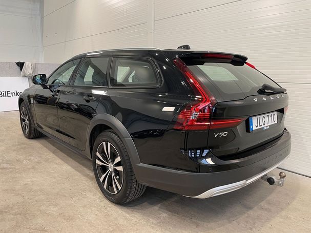 Volvo V90 Cross Country B4 AWD 146 kW image number 4