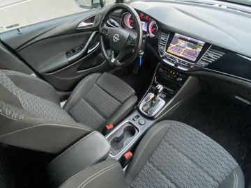 Car image 12