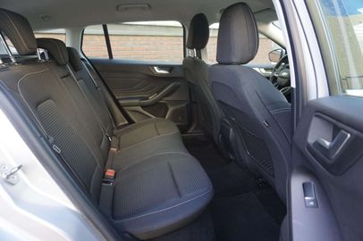 Car image 37