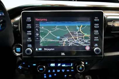 Car image 24