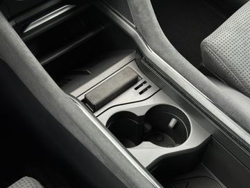 Car image 36