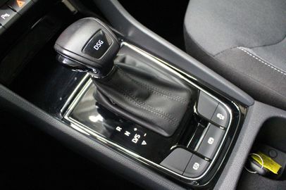 Car image 30