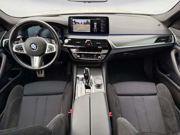 BMW 520d xDrive 140 kW image number 11