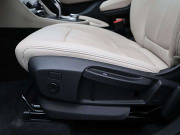 Car image 37