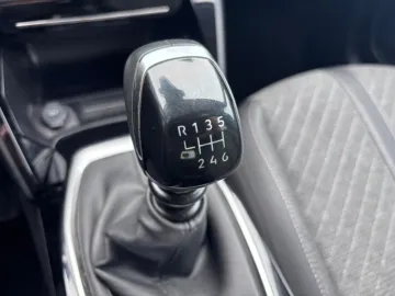Car image 36