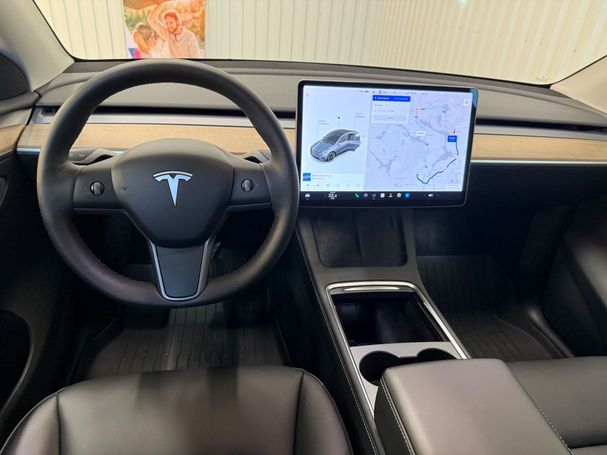 Tesla Model Y Long Range AWD 378 kW image number 12