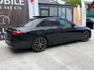 Car image 32