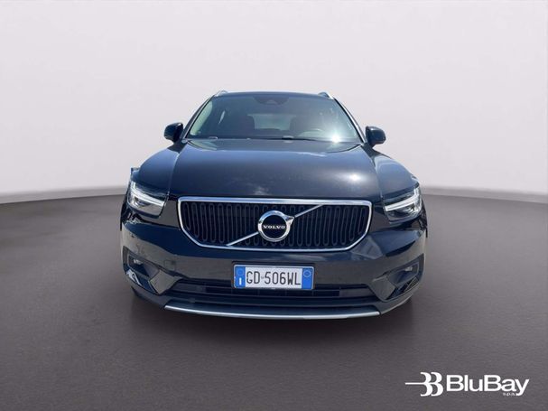 Volvo XC40 T3 Geartronic Momentum 120 kW image number 3