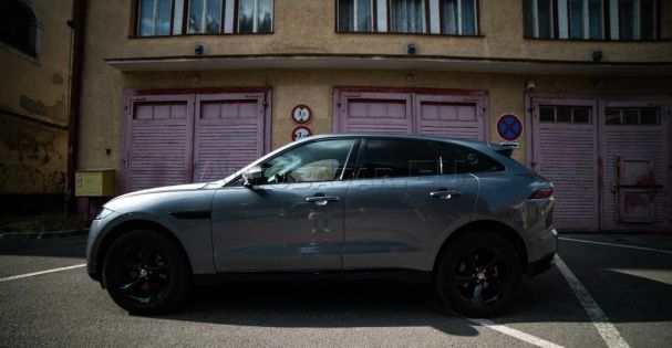 Jaguar F-Pace D165 AWD 120 kW image number 3