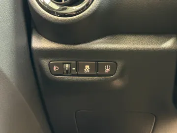 Car image 32