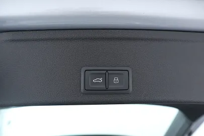 Car image 48